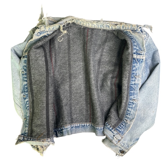 Vintage Levi’s Distressed Flannel Lined Jean Jacket - Picture 8 of 15